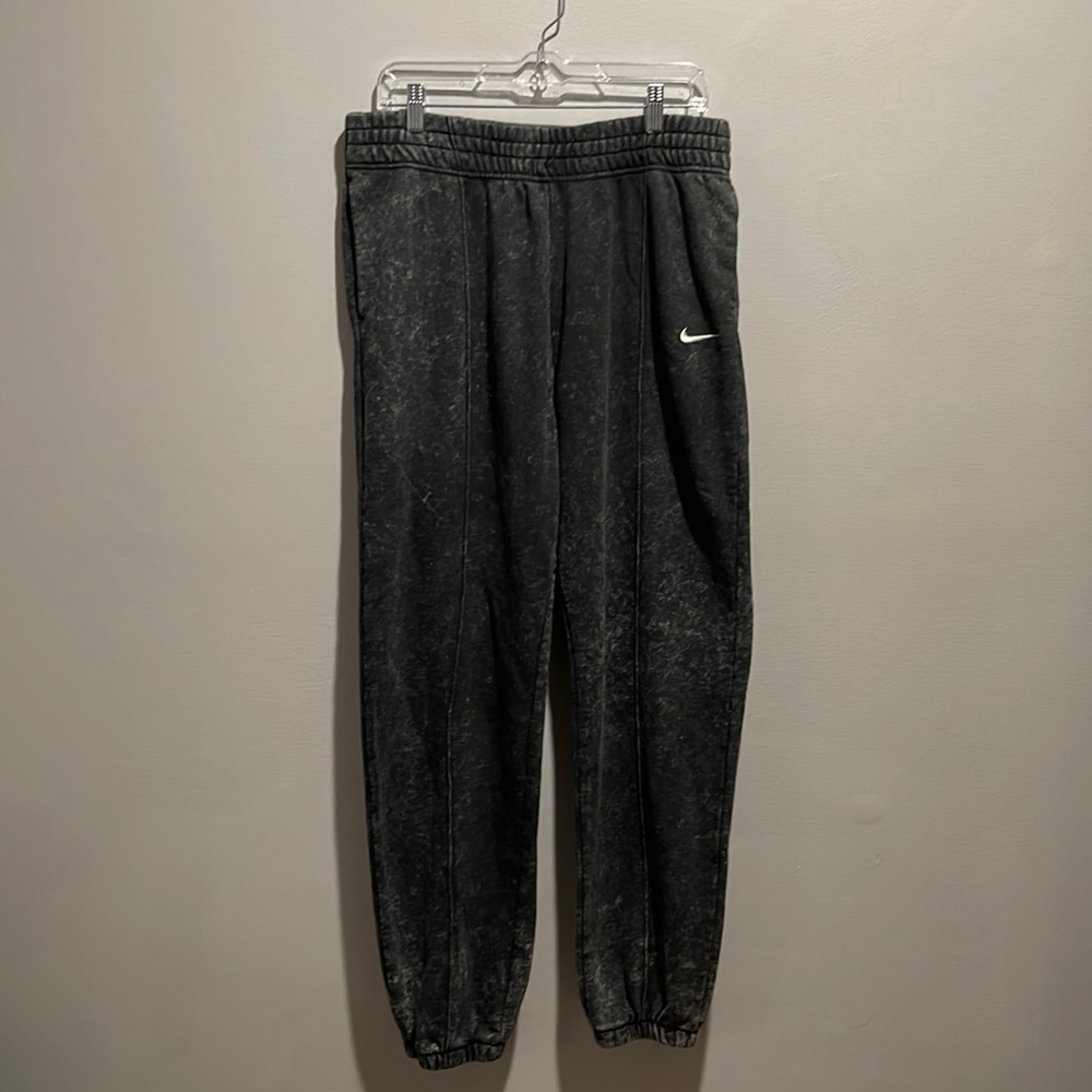 Nike Sportswear Women's Essential Fleece Pants